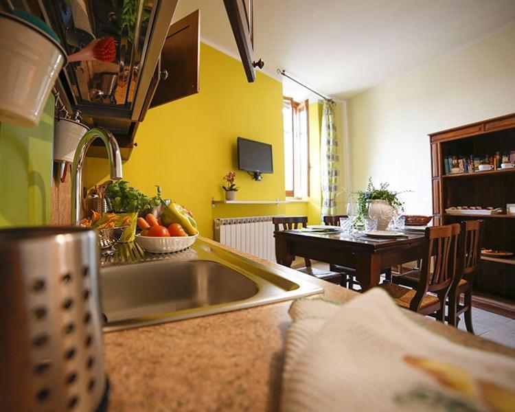Palazzo Le Muse Apartments Bevagna Esterno foto