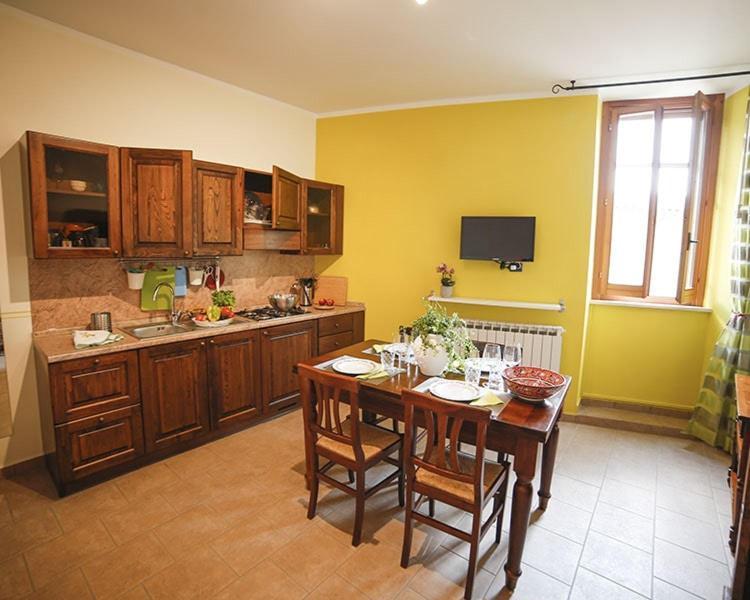 Palazzo Le Muse Apartments Bevagna Esterno foto